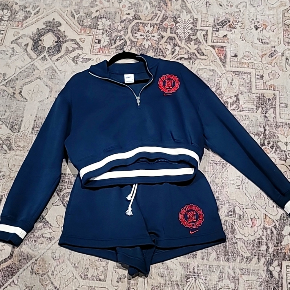Nike Navy Blue High Waist Women's Shorts and sweater
